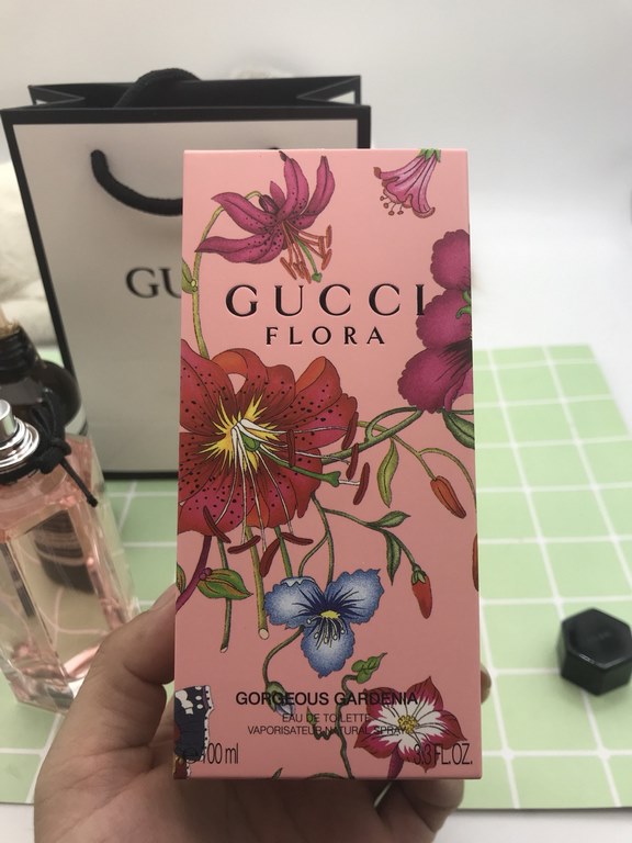 Brand Gucci Gorgeous Orange BlossomTop notes cranberry, pearMiddle note gardenia, red carnation flower base note patchouli, brown brown sugarJuicy cranberries and pears open the fragrance sparklingly, bringing out the ri