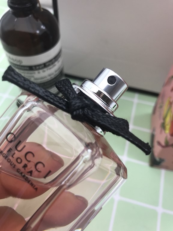 Brand Gucci Gorgeous Orange BlossomTop notes cranberry, pearMiddle note gardenia, red carnation flower base note patchouli, brown brown sugarJuicy cranberries and pears open the fragrance sparklingly, bringing out the ri