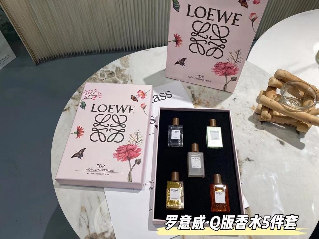 Original qualityLoewe Perfume Sample 5 Piece Powder Box  5×7.5ml.POWDER BOX SMELL Classic Lady, Miracle Skylight, Coral Sea, Solo Manifesto, Muse of Light.