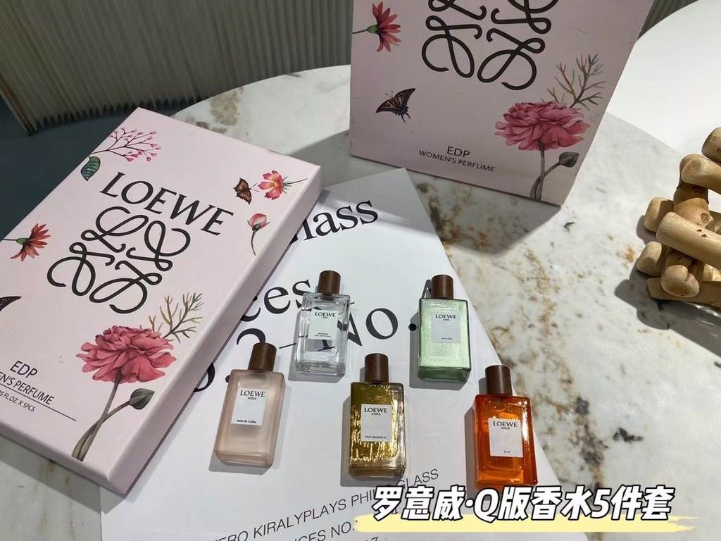 Original qualityLoewe Perfume Sample 5 Piece Powder Box  5×7.5ml.POWDER BOX SMELL Classic Lady, Miracle Skylight, Coral Sea, Solo Manifesto, Muse of Light.