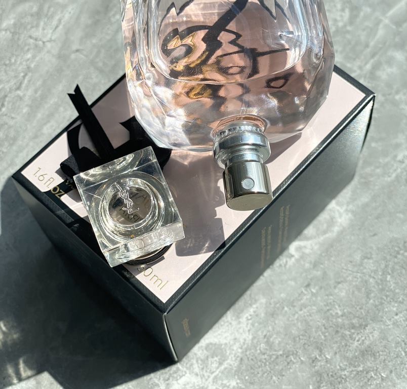 Original qualitySaint Laurent ysl reverse Paris perfume edp (eau de parfum) romantic lost soul love fruity 90mlTo talk about Chopper, the big list will not miss ysl reverse Paris, said it is lost soul fruit, walking aphr