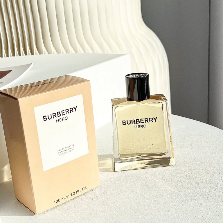 Original quality .burberry hero Jun Yong heart men's new perfume recommended hero is burberry recently launched a men's fragrance, but also riccardo tisci on the creative director of burberry after the design of the firs