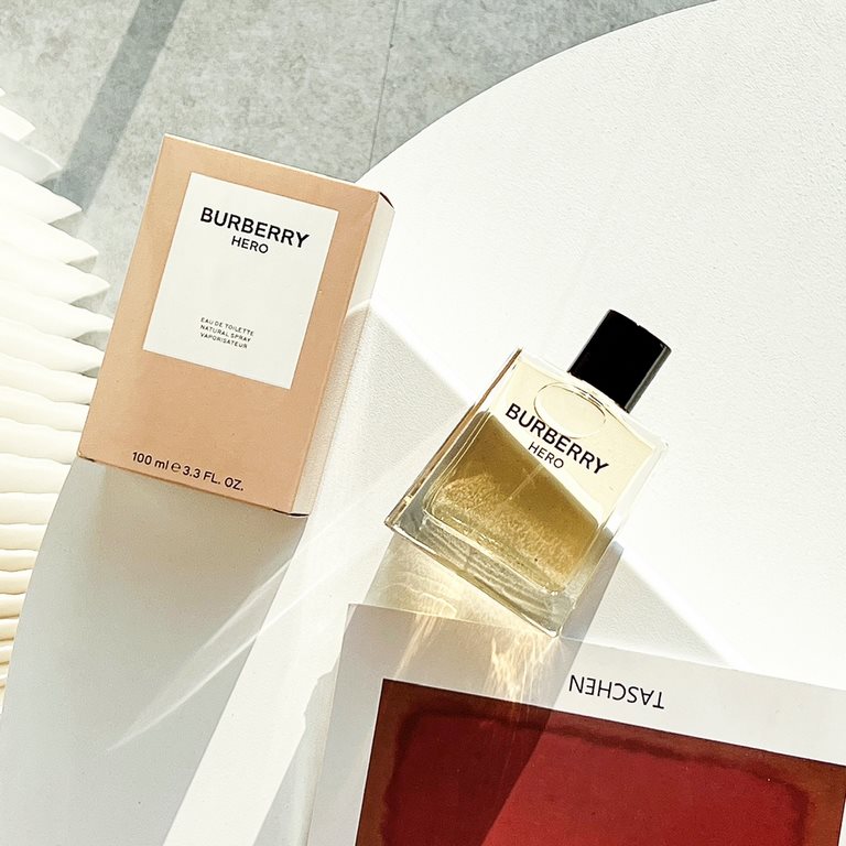 Original quality .burberry hero Jun Yong heart men's new perfume recommended hero is burberry recently launched a men's fragrance, but also riccardo tisci on the creative director of burberry after the design of the firs