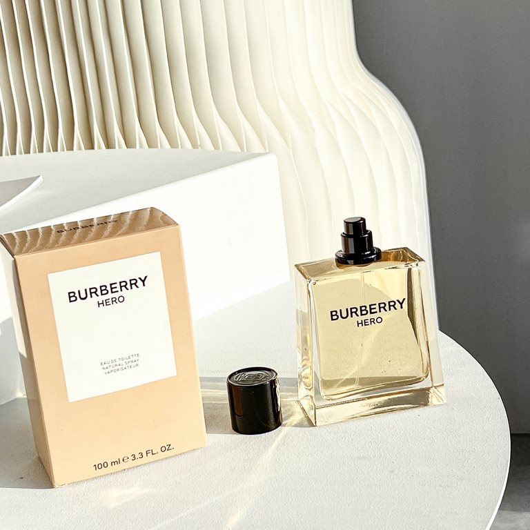 Original quality .burberry hero Jun Yong heart men's new perfume recommended hero is burberry recently launched a men's fragrance, but also riccardo tisci on the creative director of burberry after the design of the firs