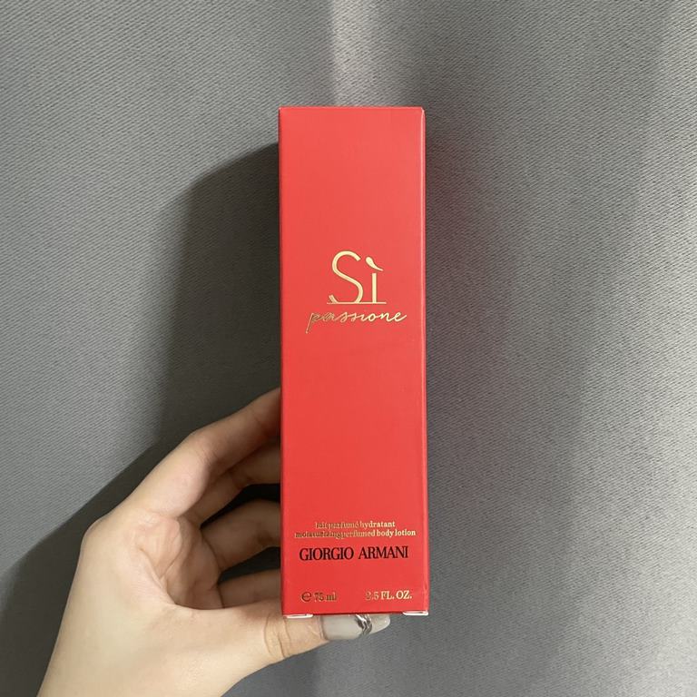 Original quality(Armani red love body lotion 75ml)   (Chinese label order note) this body lotion is really too much too feminine seductive kind of!I describe it as a young girl in a red halter dress in the forest on tipt