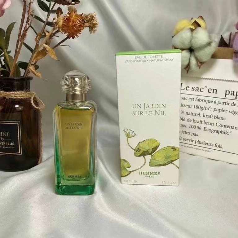 Original qualityHermes garden perfume collection! Flavors Garden of the Nile 5 ml, 1 ml, Rooftop Garden 5 ml, 1 ml, Mediterranean Garden 5 ml, 1 ml, Mr. Lee's Garden 1 ml, Telluride Lake Garden 1 ml.