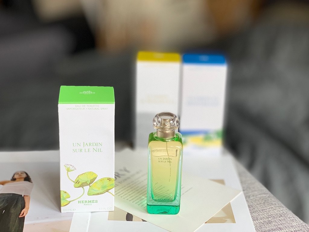 Original qualityHermes perfume, the more popular perfume brand1  Lagoon GardenFragrance spicy woody notesScent Magnolia Lily Woody SeawaterSmell this perfume need a little imagination, it focuses on emphasizing the lagoo