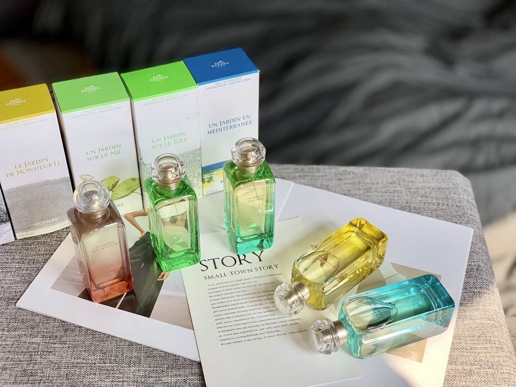 Original qualityHermes perfume, the more popular perfume brand1  Lagoon GardenFragrance spicy woody notesScent Magnolia Lily Woody SeawaterSmell this perfume need a little imagination, it focuses on emphasizing the lagoo