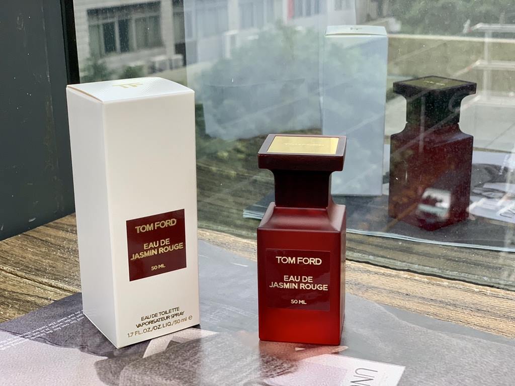 Original quality New tf tom ford rouge jasmine scrub bottle 50ml edt, tom ford eau de jasmin rougeFloraltop note bergamot citrusMiddle notes jasmine, aquatic elementsBase note CardamomFloral fragrance for women. Top note