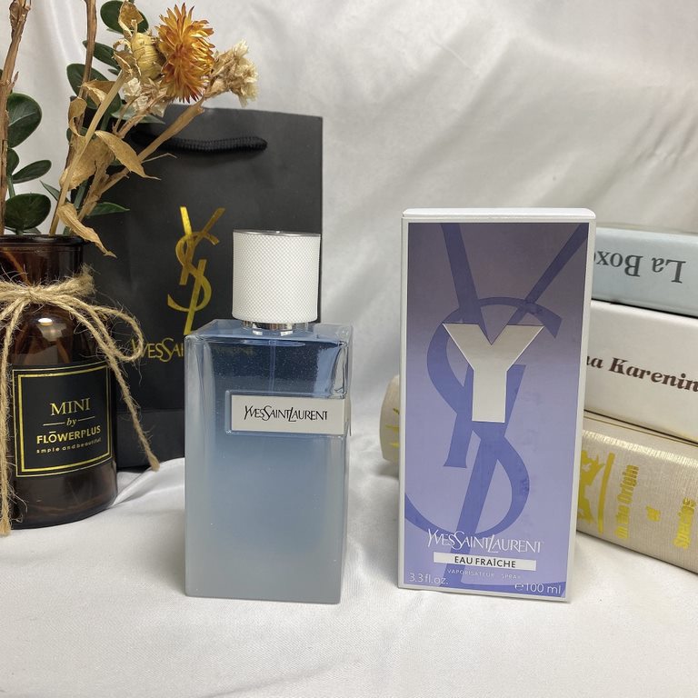 Original qualityYSL Saint Laurent 2020 New Y Pioneer Men's Frosted Eau de Toilette eau fraiche 100mlThe composition of this fragrance exudes a bright and icy freshnessThe scent opens with a spicy blend of lemon, ginger a