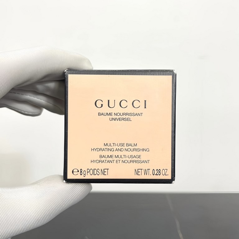 Original qualityGucci plant-based lip balm 8g! Why not call it a lip balm Because this is a 100% natural plant-based formula of multi-functional moisturizing repair products, lips, face peeling dry can do a good repair! 