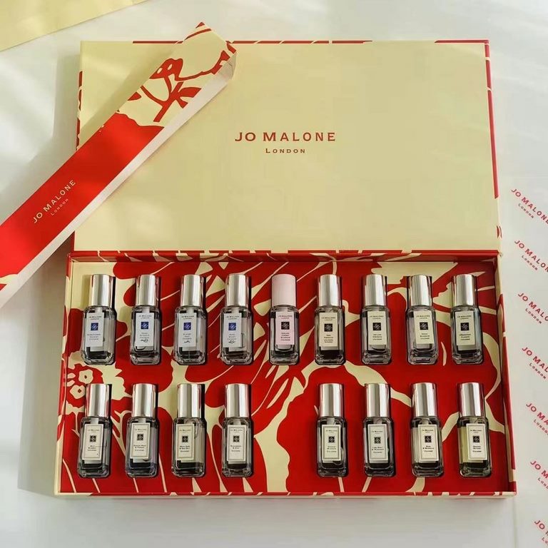 Original qualityZumalone 17-piece Blossom Limited Edition! All the best flavor ~ JOMALONE Zumarone's perfume in classical French apothecary bottles, named after the scent, this perfume set is the most suitable for sendin