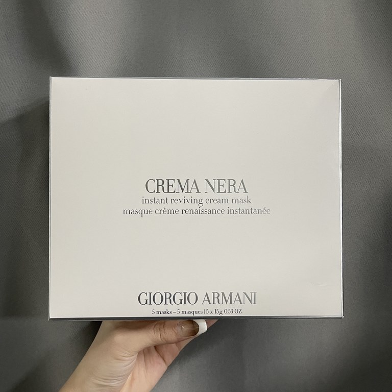 Original qualityArmani black key mask 5 pieces! Noblewoman SPA level mask, this mask a mask has 15g black key cream content, counting is continuous with 2 weeks Armani black key cream, super concentrated, the most import