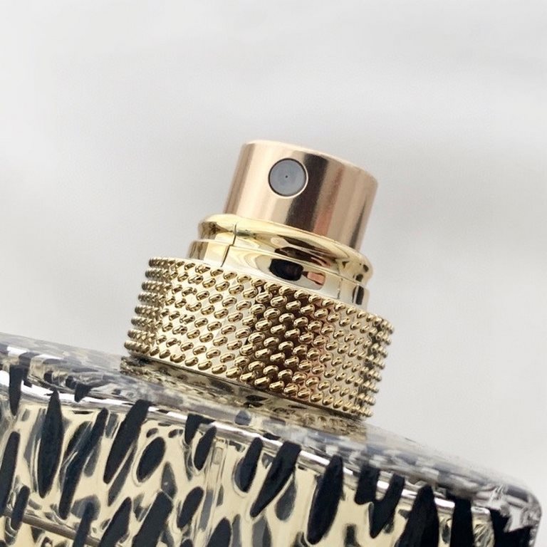 Original qualitySaint Laurent limited edition leopard perfume 90ml   leopard carton appearance let me smell a touch of wild, never out of fashion leopard print is really classic, once again captured my heart ~ this bottl