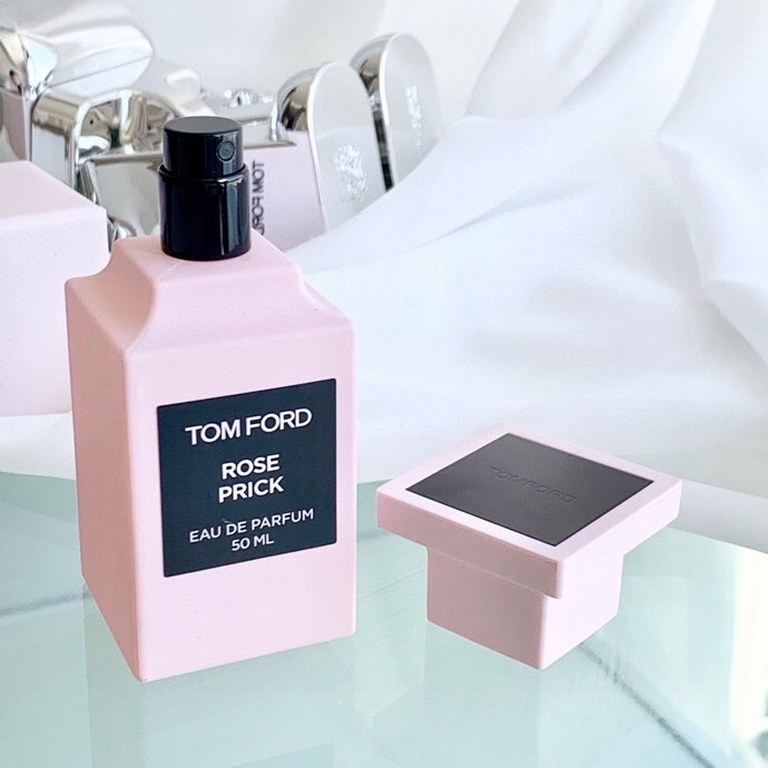 Original qualitytomford tf tomford new limited edition pink rose prick thorn rose perfume丨50mlAlways give people a high cold gorgeous sense of tf with a soft light pink, more than a restrained sense of loveliness, froste