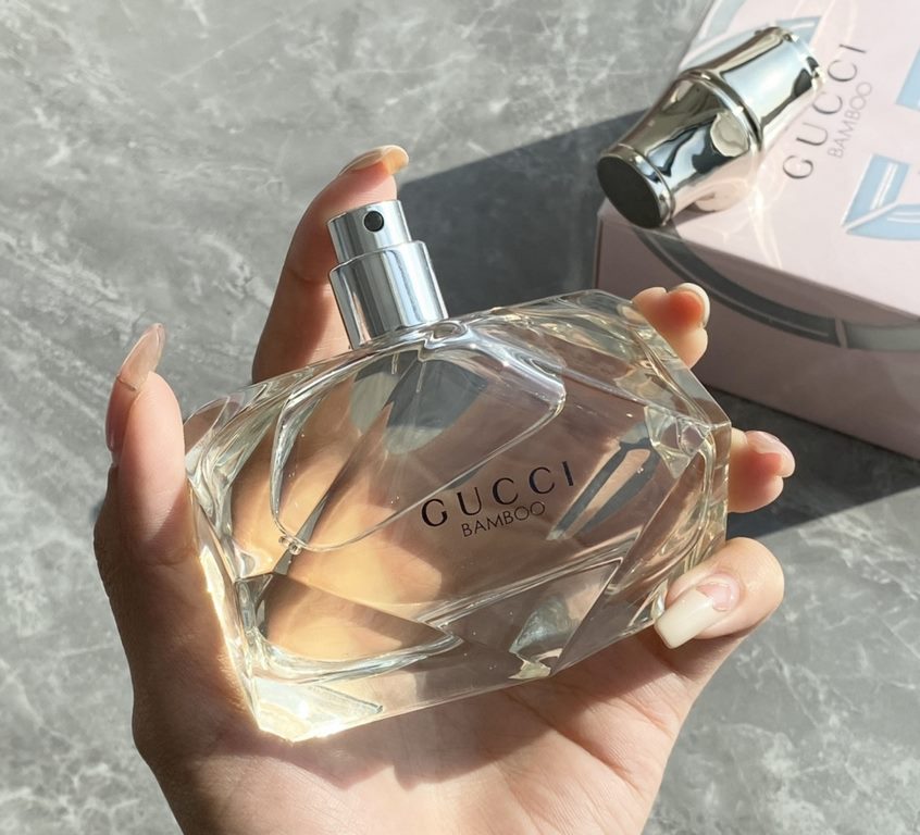 Original qualitygucci bamboo eau de toilette for women 75mlFragrance Woody floralTop note BergamotMiddle Note Ylang Ylang, Casablanca Lily, NeroliBase notes amber, sandalwood, Tahitian vanillaThe essence of the fragrance