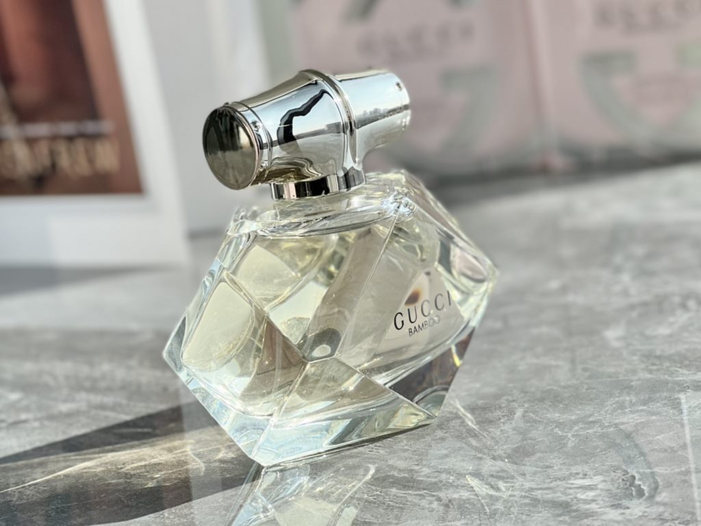 Original qualitygucci bamboo eau de toilette for women 75mlFragrance Woody floralTop note BergamotMiddle Note Ylang Ylang, Casablanca Lily, NeroliBase notes amber, sandalwood, Tahitian vanillaThe essence of the fragrance