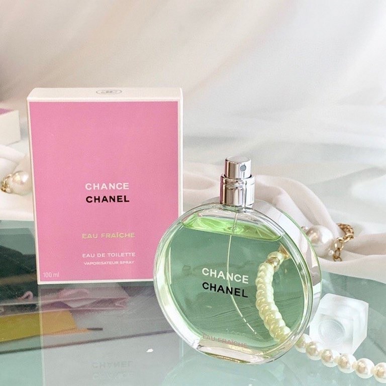 Original qualityChanel Green Encounter 100mlAppearance round bottle with silver rim   The cap is a frosted texture that I love   The perfume itself is a light green    (this color is really love love love) Top notes lemo