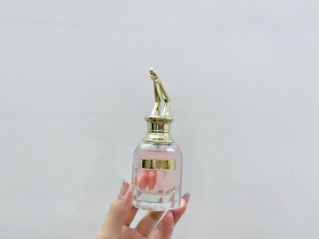 Original version(Gaultier sample perfume 4-piece set)   30ml × 4, with a nozzle  Gaultier Scandal perfume Scandal  sweet explosion, pink tender full of eye-catching bottle like a rebellious teenage girl to make a bad, pr