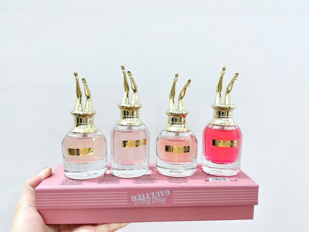 Original version(Gaultier sample perfume 4-piece set)   30ml × 4, with a nozzle  Gaultier Scandal perfume Scandal  sweet explosion, pink tender full of eye-catching bottle like a rebellious teenage girl to make a bad, pr