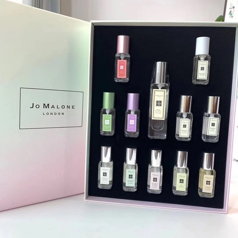 Original quality Zumarone 12-piece set   Counter quality  Zumarone Blossom Series Perfume Medium and Small Sample Twelve-Piece Garden Edition! Contains 30ml Bluebells, 9ml Osmanthus, Plum Blossom, Acacia, Star Magnolia, 