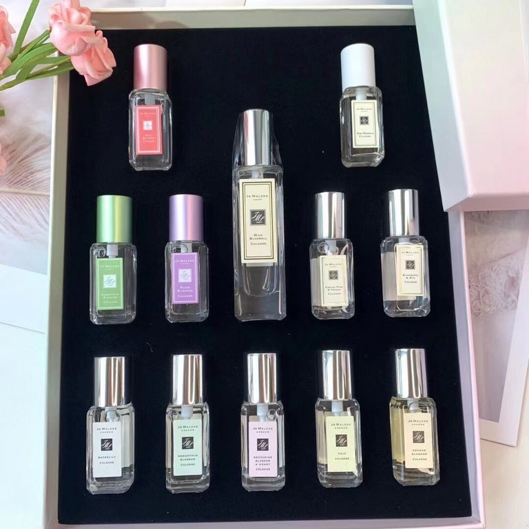 Original quality Zumarone 12-piece set   Counter quality  Zumarone Blossom Series Perfume Medium and Small Sample Twelve-Piece Garden Edition! Contains 30ml Bluebells, 9ml Osmanthus, Plum Blossom, Acacia, Star Magnolia, 