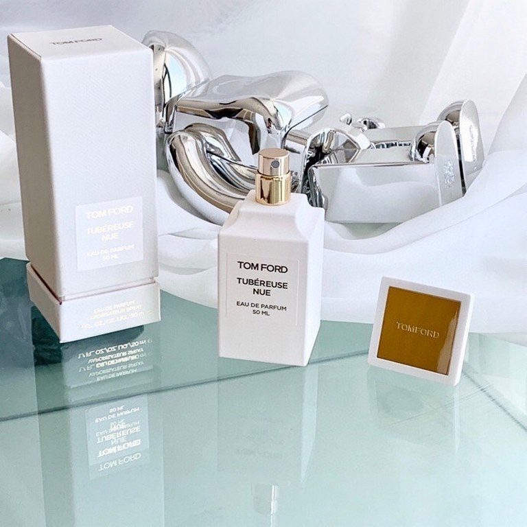 Original qualityFind your own self in tf and this is evening tuberose 50mlEvery girl can find herself in perfume, and what I found is this #tomford dark night scent with tuberose as the base note @tom ford beautyThe tom 