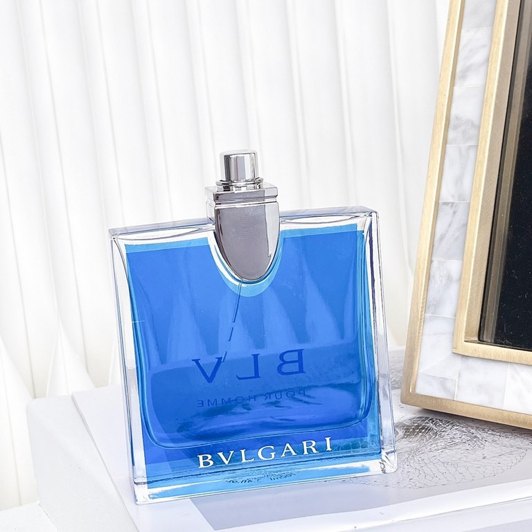 Original qualityBvlgari Blue Tea (Bvlgari Blue) is a men's fragrance with a distinction, in the 13th perfume Oscars academia del profumo awards, Bvlgari this bottle of Blue Tea in one fell swoop to win three awards the b