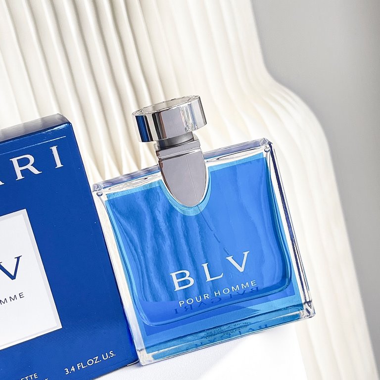 Original qualityBvlgari Blue Tea (Bvlgari Blue) is a men's fragrance with a distinction, in the 13th perfume Oscars academia del profumo awards, Bvlgari this bottle of Blue Tea in one fell swoop to win three awards the b