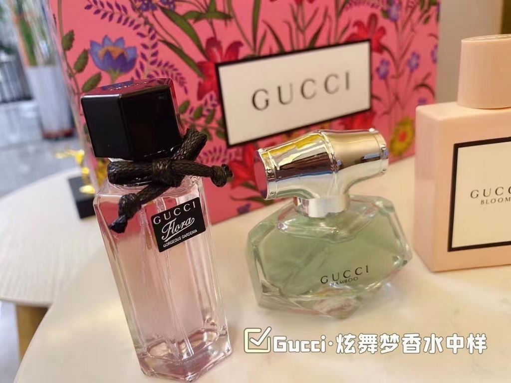 Original qualityGucci Dazzling Dream Perfume Medium Sample Set of 4  Gucci Flourishing Dreams Perfume Medium Sample 25ml Set of 4, 25ml x 4 with sprayer.Contains Gardenia, Bamboo Rhythm, Flourishing Flower, Emanuelle.A g