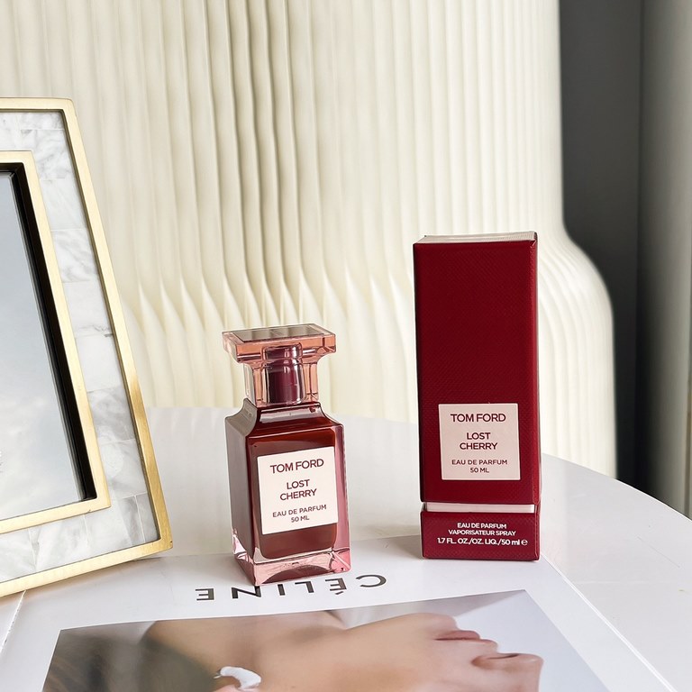 TF Limited Edition Lost Cherry 50 ml, the beauty of the girl must have sweet cherry scent of this bottle of perfume you also deserve to have this perfume is TF limited edition smell is the kind of sweet and sour cherry s