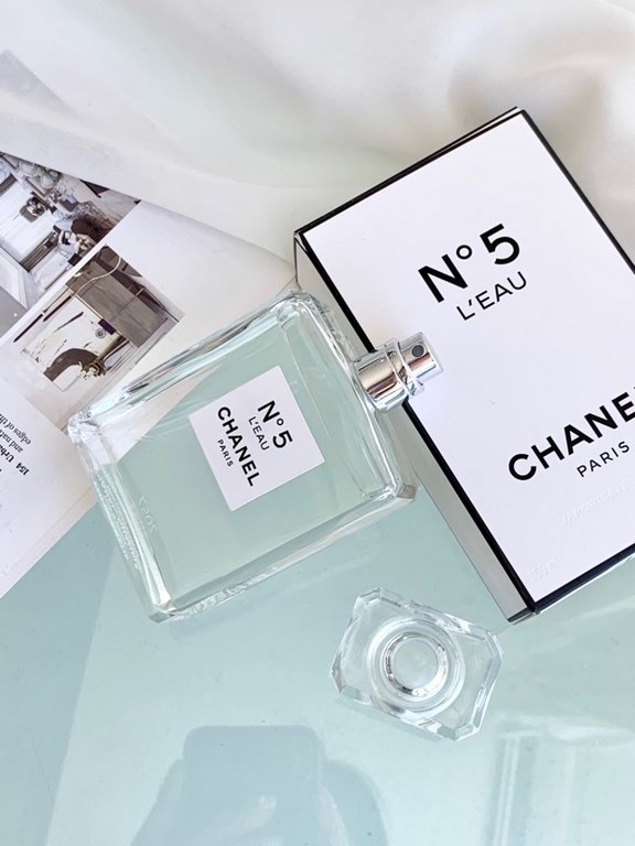 Original quality Chanel (chanel) white perfume n5 classic lasting fragrance Ms. Eau de Toilette No. 5 water 100mlFragrance notes acetaldehyde floral notes top notes Grasse orange blossom, acetaldehyde, perfume tree flowe