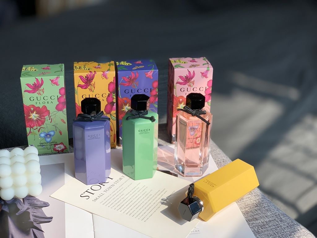 Original qualitygucci flower dance perfume series, each flavor is the counter in the sale of the popular models, 4 flavors, each bottle of 100ml.1 gucci Flower Dance Avocado PerfumeTop notes lemon, pear, watermelon.Middl