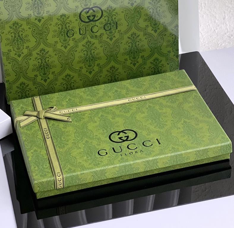 Original quality  GUCCI Family Q Fragrance 14-Piece SetYou can have the Gucci perfume collection in one gift box, it's really worth it   There are four collections Sinful Love, Charming Dreams, Flower Delight, and Dance 