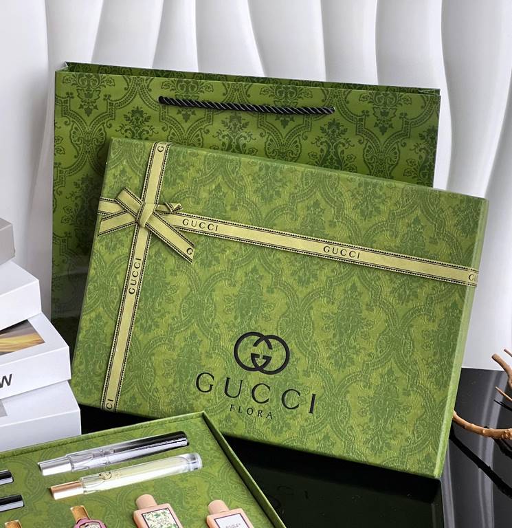 Original quality  GUCCI Family Q Fragrance 14-Piece SetYou can have the Gucci perfume collection in one gift box, it's really worth it   There are four collections Sinful Love, Charming Dreams, Flower Delight, and Dance 