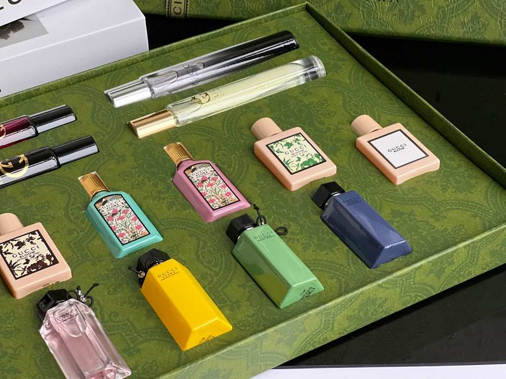 Original quality  GUCCI Family Q Fragrance 14-Piece SetYou can have the Gucci perfume collection in one gift box, it's really worth it   There are four collections Sinful Love, Charming Dreams, Flower Delight, and Dance 