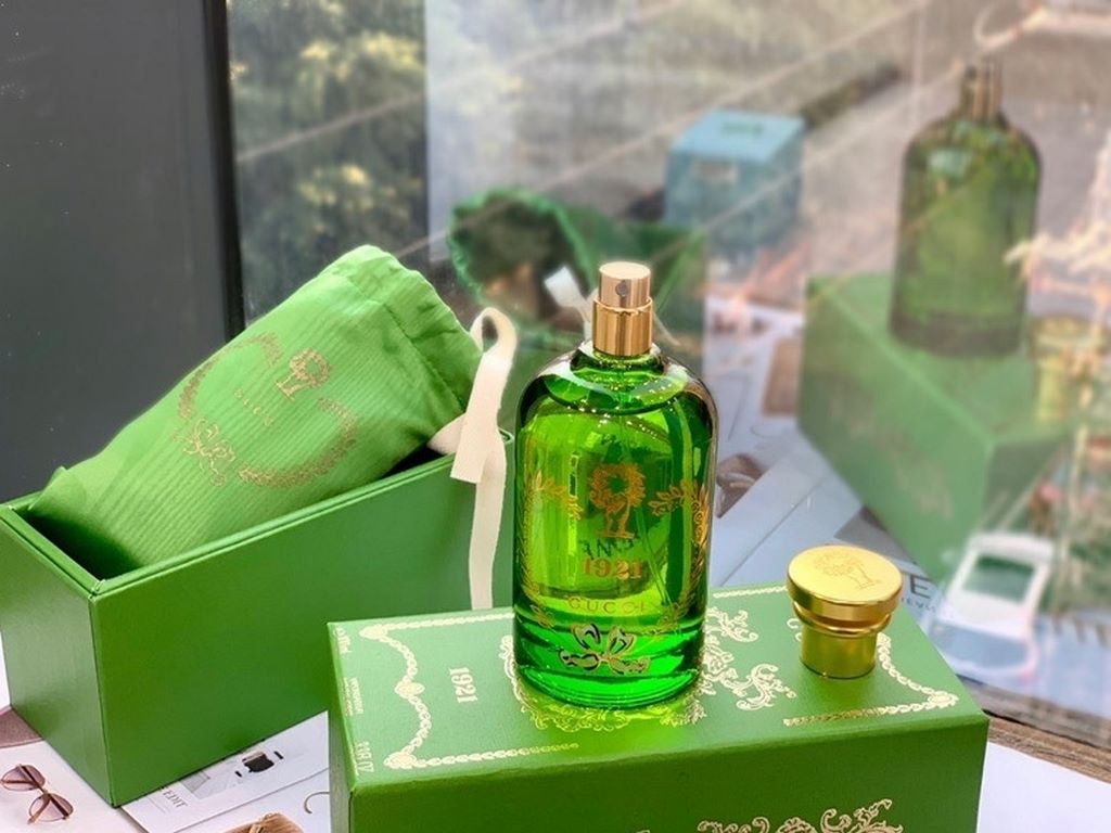 Original quality Gucci The Alchemist's Garden Limited Edition Filippo 1921 Perfume 100mlTop notes cirtus citronMiddle notes neorli neroli, lemon verbena, lemon verbenaBase notes oakmoss