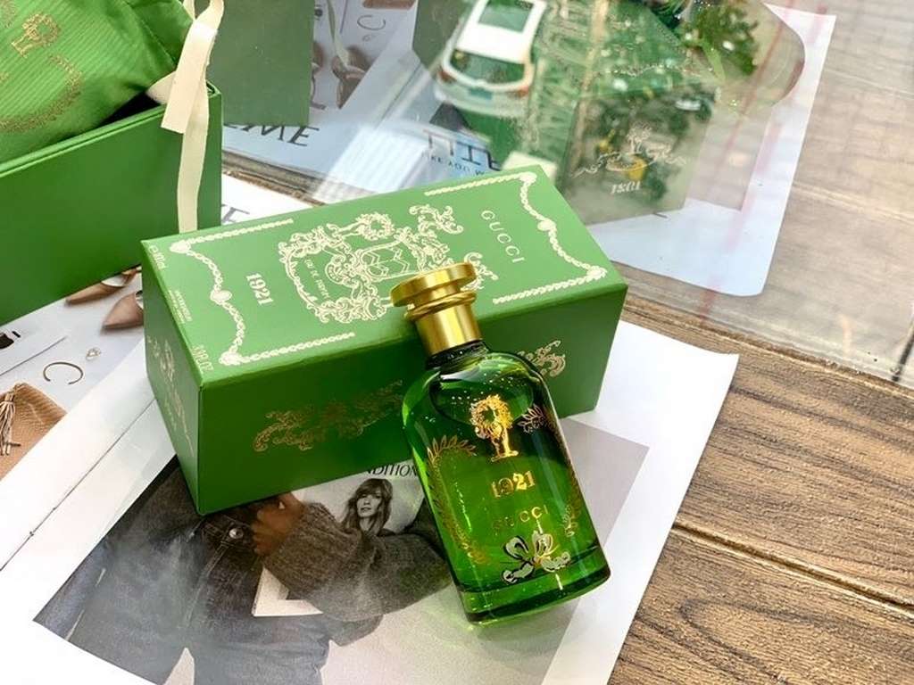 Original quality Gucci The Alchemist's Garden Limited Edition Filippo 1921 Perfume 100mlTop notes cirtus citronMiddle notes neorli neroli, lemon verbena, lemon verbenaBase notes oakmoss