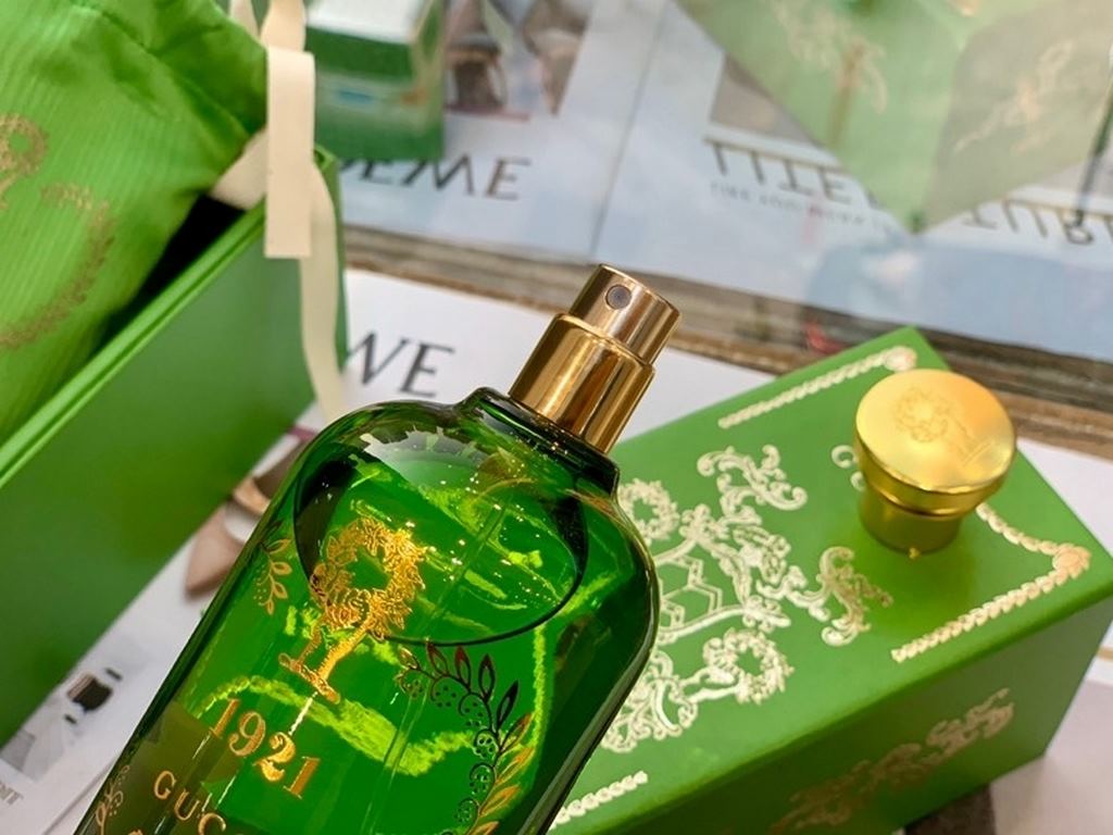 Original quality Gucci The Alchemist's Garden Limited Edition Filippo 1921 Perfume 100mlTop notes cirtus citronMiddle notes neorli neroli, lemon verbena, lemon verbenaBase notes oakmoss