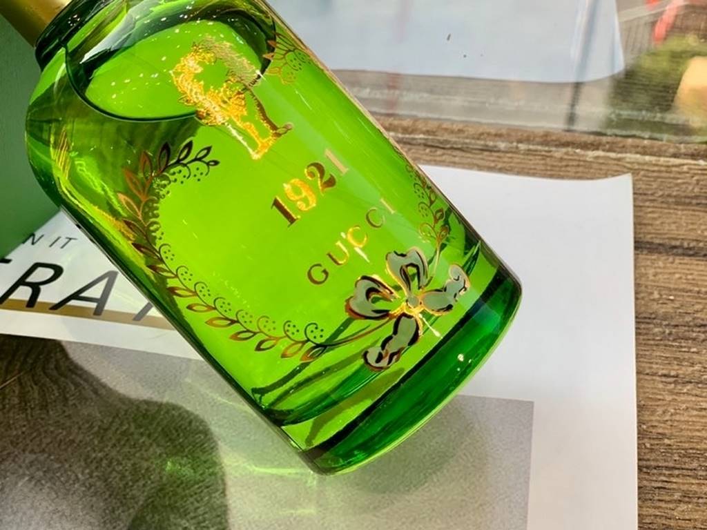 Original quality Gucci The Alchemist's Garden Limited Edition Filippo 1921 Perfume 100mlTop notes cirtus citronMiddle notes neorli neroli, lemon verbena, lemon verbenaBase notes oakmoss