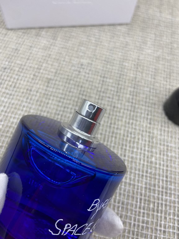 Original qualityParade Cosmic Perfume Starry Blue Perfume 100mlParade byredoX Travis Scott co-branded star limited perfume Space Rage 100ml ByredoXin models cosmic blue perfume 100ml, when Byredo is no longer cold  from 