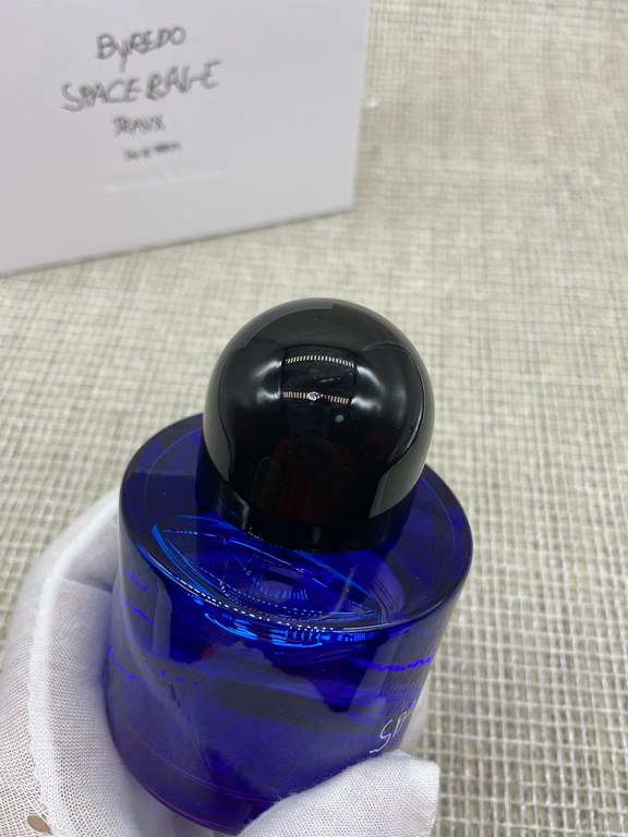 Original qualityParade Cosmic Perfume Starry Blue Perfume 100mlParade byredoX Travis Scott co-branded star limited perfume Space Rage 100ml ByredoXin models cosmic blue perfume 100ml, when Byredo is no longer cold  from 