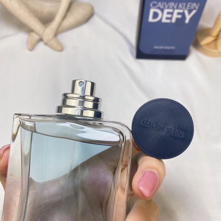 Original qualityCK DEFY Calvin Klein Unbridled Men's Fragrance 100mlFresh Woody TonesTop Note Bergamot LavenderMiddle Note VetiverAmber