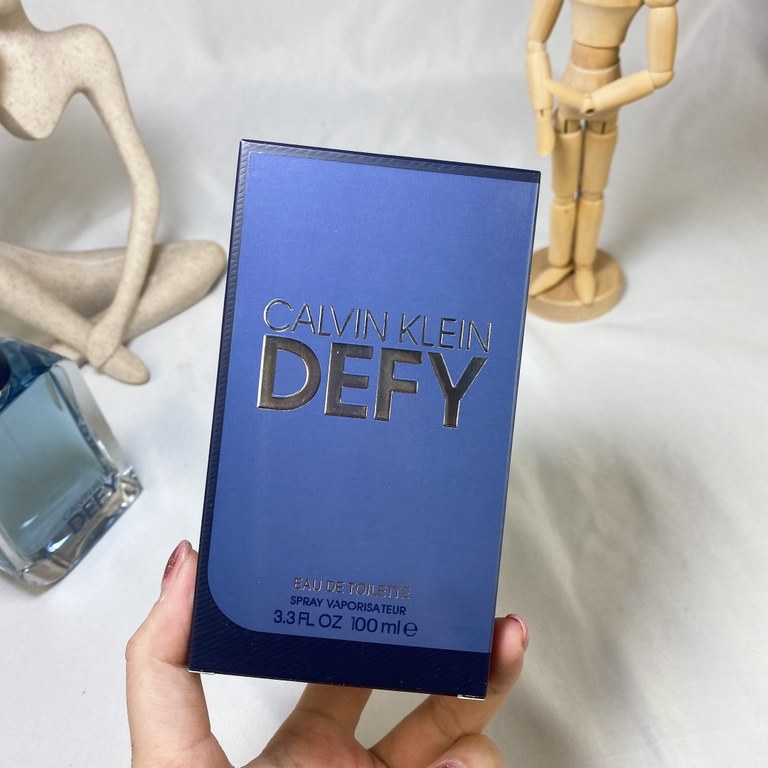 Original qualityCK DEFY Calvin Klein Unbridled Men's Fragrance 100mlFresh Woody TonesTop Note Bergamot LavenderMiddle Note VetiverAmber