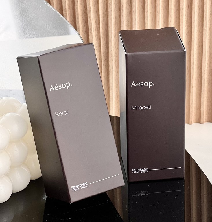 Aesop Eidesis Perfume smells too good to be true! New product coming!Eidesis is inspired by the story of Neruchisos in Greek mythology! The light is struck on the otherworldly side of the mirror, blending flowing notes s