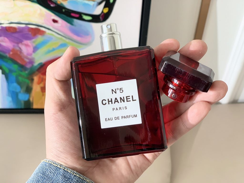 Original qualityChanel Chanel Red Bottle N°5 No. EDT Eau de Toilette 100ml Chanel No. 5 Perfume Red Limited Edition As the first bottle of perfume for many people, I believe that we are very familiar with Chanel n5. The 