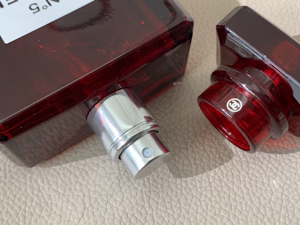 Original qualityChanel Chanel Red Bottle N°5 No. EDT Eau de Toilette 100ml Chanel No. 5 Perfume Red Limited Edition As the first bottle of perfume for many people, I believe that we are very familiar with Chanel n5. The 