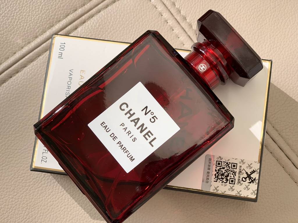 Original qualityChanel Chanel Red Bottle N°5 No. EDT Eau de Toilette 100ml Chanel No. 5 Perfume Red Limited Edition As the first bottle of perfume for many people, I believe that we are very familiar with Chanel n5. The 