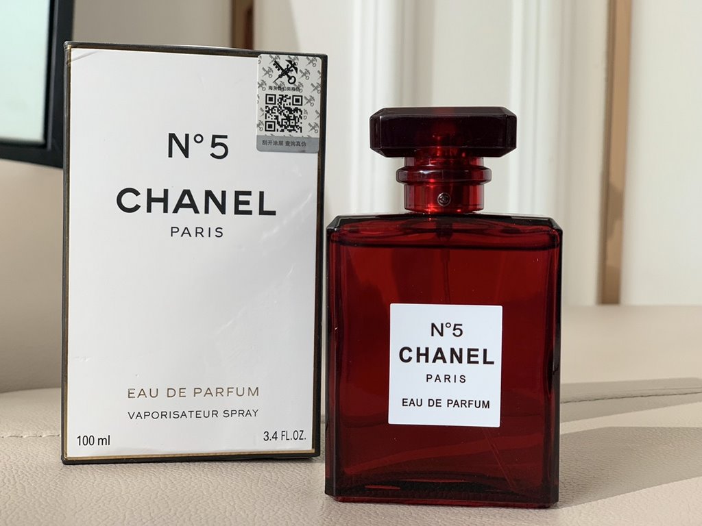 Original qualityChanel Chanel Red Bottle N°5 No. EDT Eau de Toilette 100ml Chanel No. 5 Perfume Red Limited Edition As the first bottle of perfume for many people, I believe that we are very familiar with Chanel n5. The 