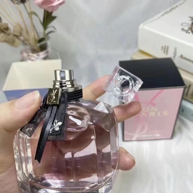 Original qualityNew Saint Laurent Reverse Paris Women's Flower Overflow Perfume 90mlThe same as the hot bar lost soul fruit. Saint Laurent new product, this fragrance is Sip white floral notes, top notes are fresh peach 